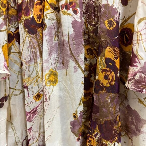 Floral top - Picture 2 of 6